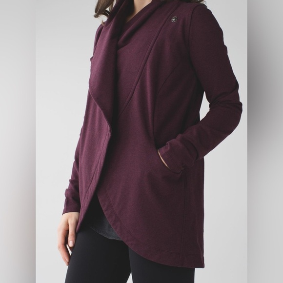 Lululemon That's A Wrap
Heathered Bordeaux Drama​​ - Picture 8 of 13